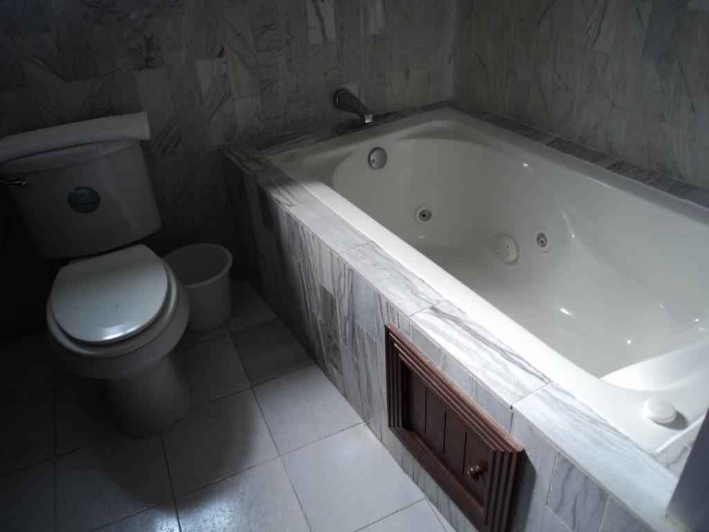 סיודאד חוארס Hotel Monaco מראה חיצוני תמונה